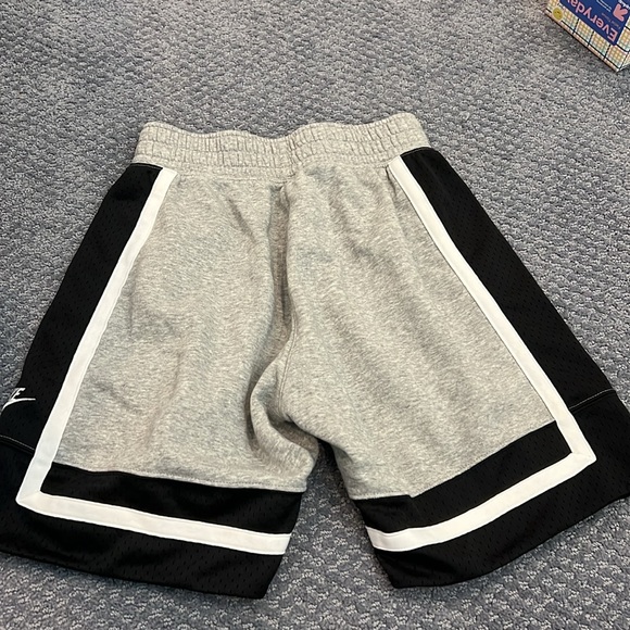 Nike Gray and Black Athletic Shorts with Elastic Waistband - Picture 4 of 4